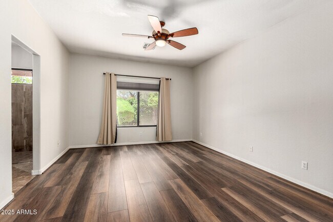 Building Photo - 7039 S Golfside Ln