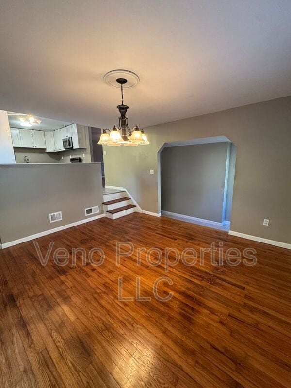 Building Photo - 72 Hathorn Blvd