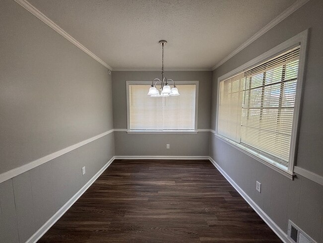 Building Photo - 8280 Chippingham Dr