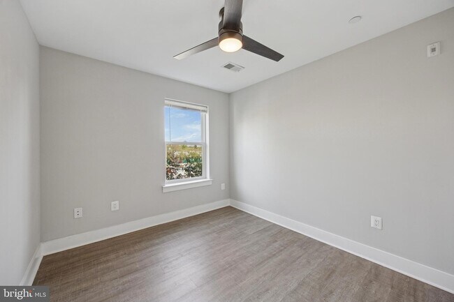 Building Photo - 502 Gerhard St