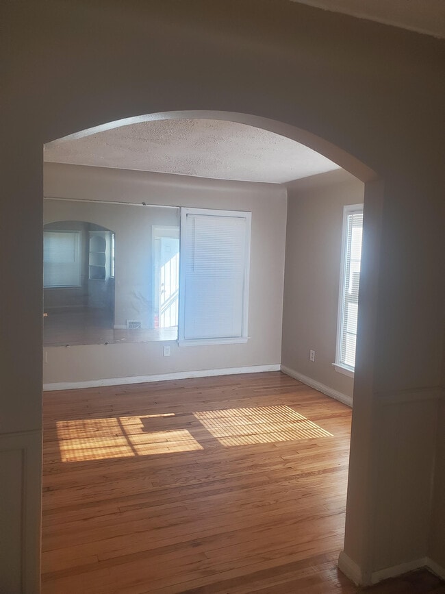 Building Photo - 12311 Laing St