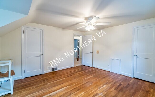 Building Photo - 2300 N Buchanan St