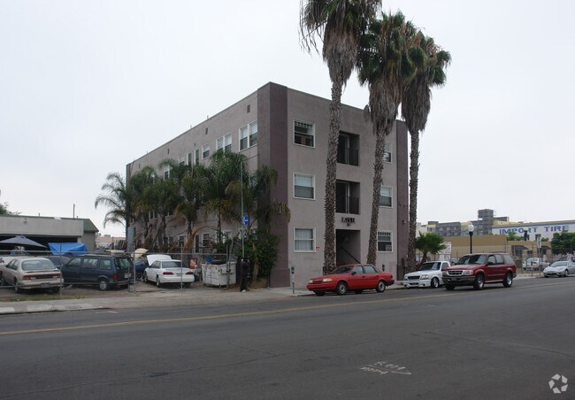 Building Photo - Jade Apartments