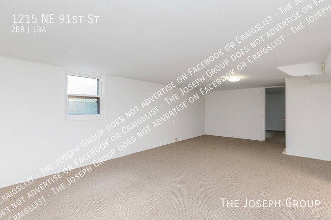 Building Photo - 1215 NE 91st St