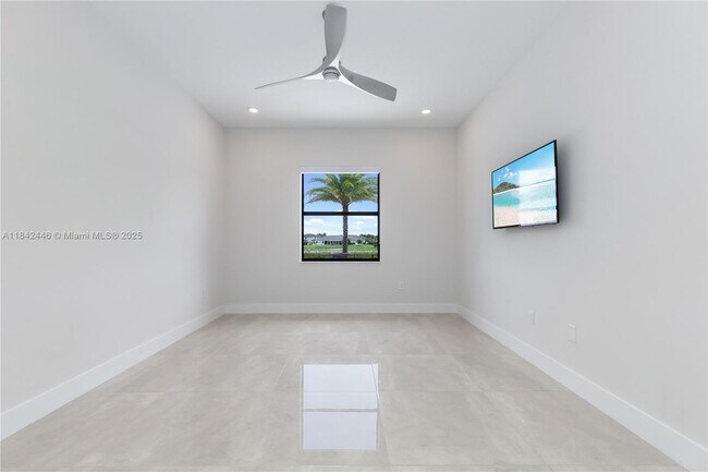 Building Photo - 1830 Meadows Dr