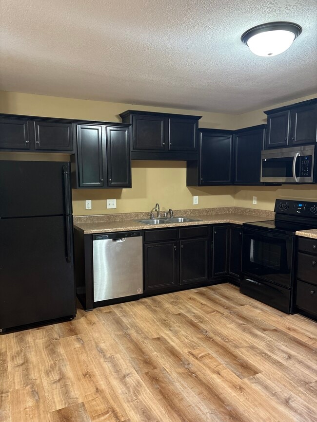 Building Photo - 1729 Thistlewood Dr