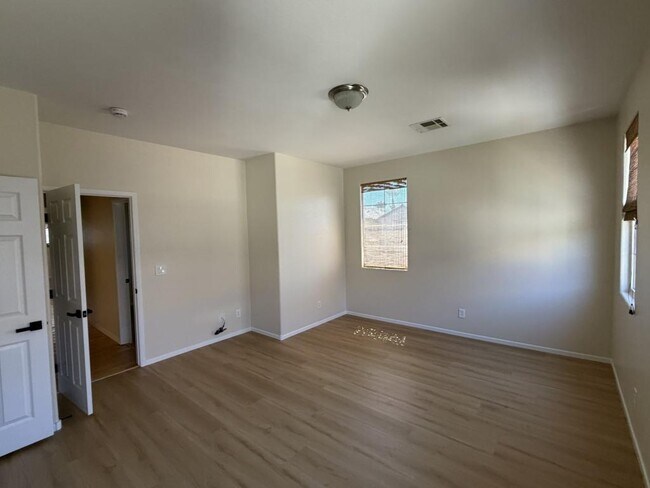 Building Photo - 6250 W Arby Ave