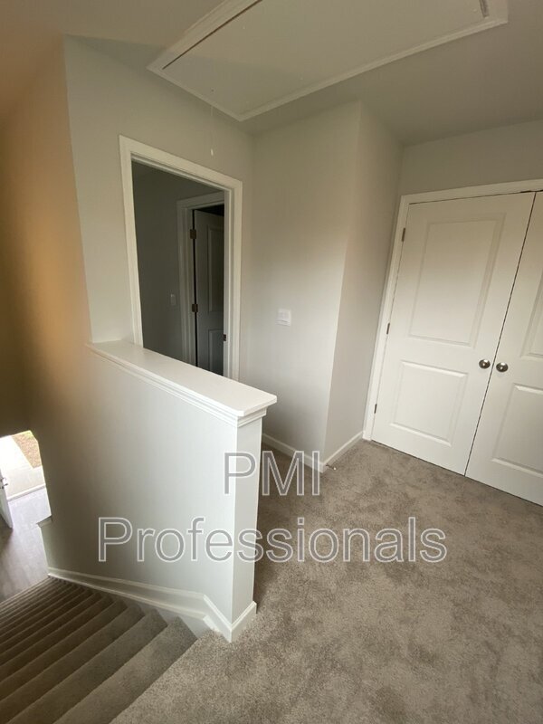 Building Photo - 4140 Feetham Dr