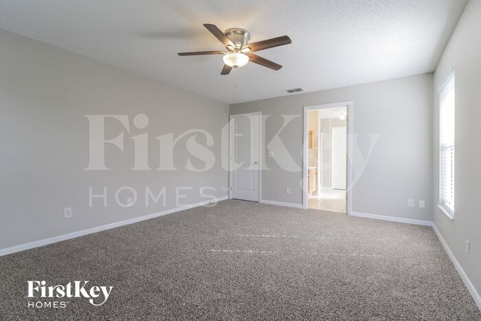 Building Photo - 657 Winding Lake Dr