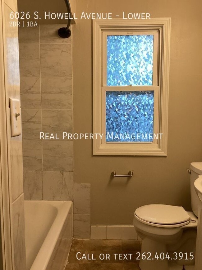 Building Photo - 6026 S Howell Ave