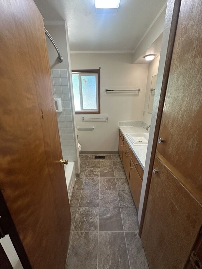 Building Photo - 3 Bedroom 1.5 Bath Ranch in Felida!