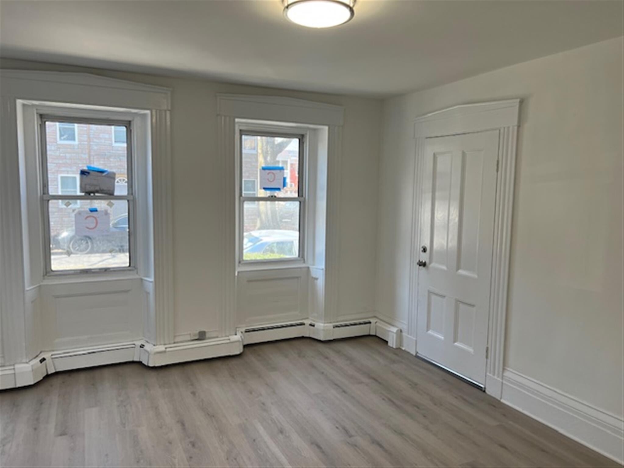 Building Photo - 8 6th St