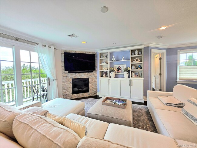 Building Photo - 34 Village Green Dr