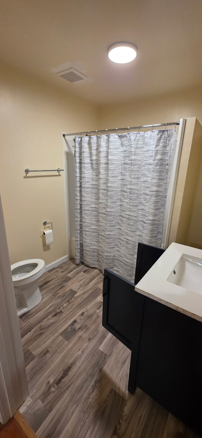 Building Photo - 400 N Dillard St