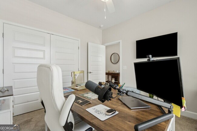 Building Photo - 166 Verano St