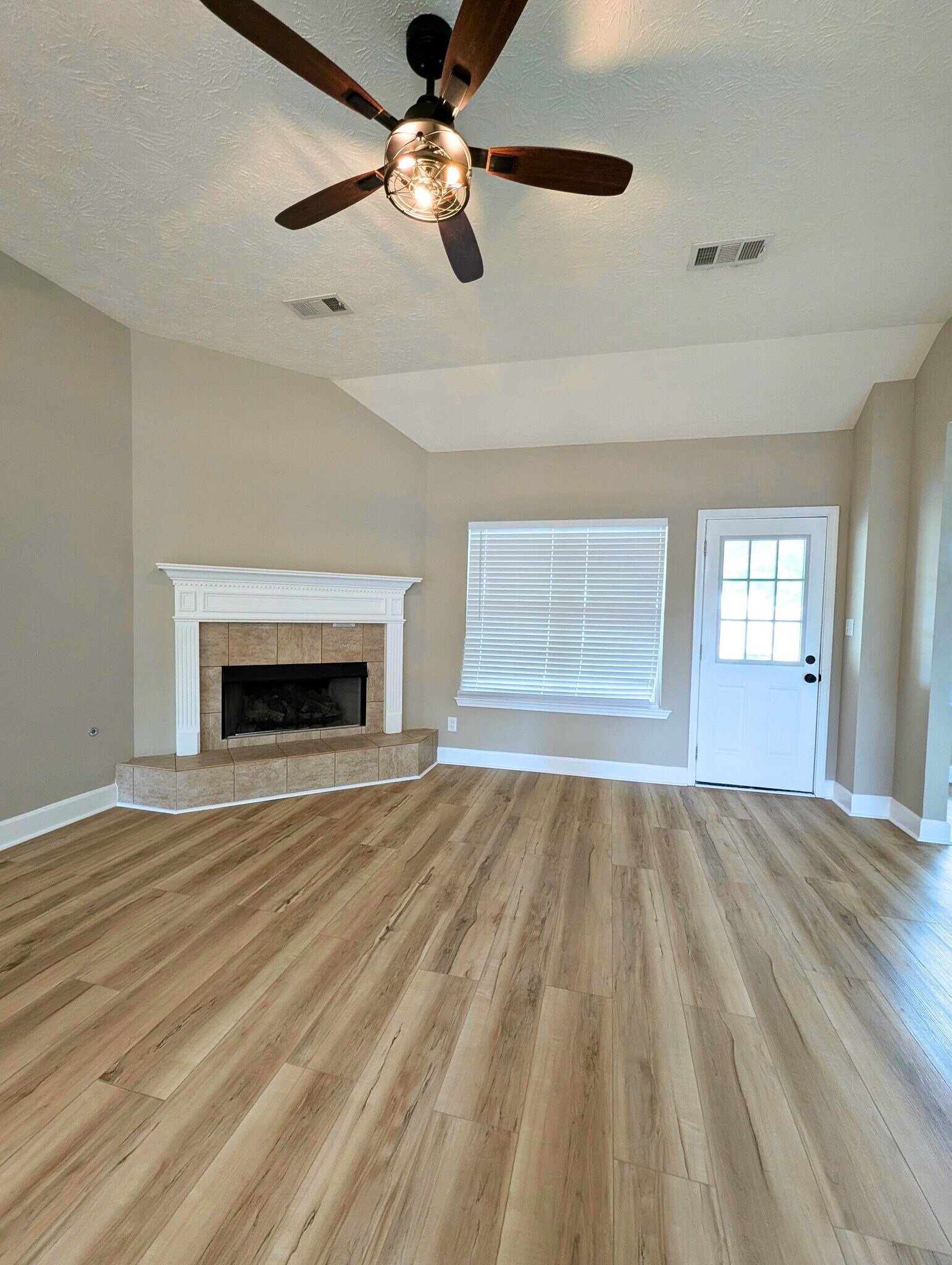 Building Photo - 223 S Springfield Dr