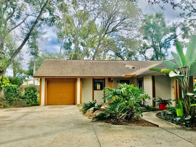 Building Photo - 150 Longwood Lake Mary Rd