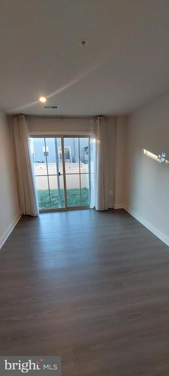 Building Photo - 5970 Fallfish Ct