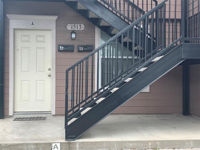 Primary Photo - 1513 Cage St