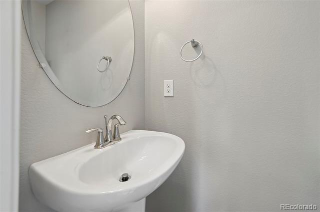 Building Photo - 6914 Dusty Miller Way