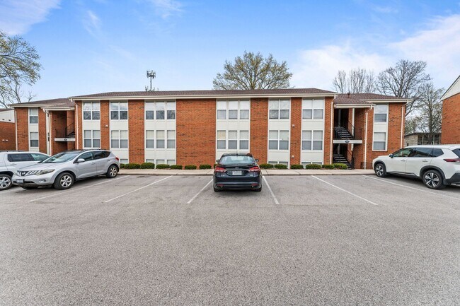 Building Photo - 1943 Greenpoint Dr