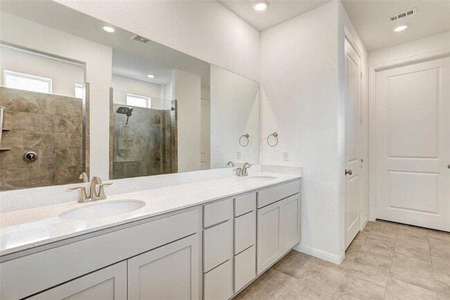 Building Photo - 2029 Long Shadow Ln