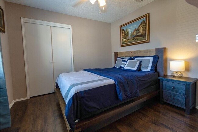 Building Photo - 3905 Lemos Dr