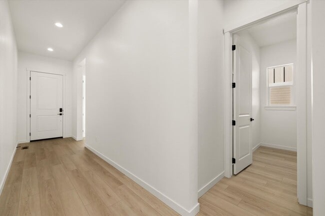 Building Photo - Brand New 3 Bedroom Home in Star