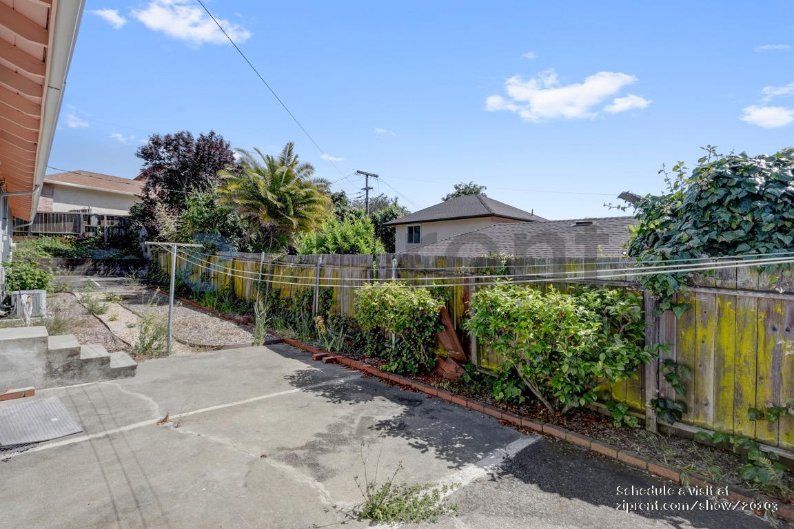 Building Photo - 3100 Ascot Ct