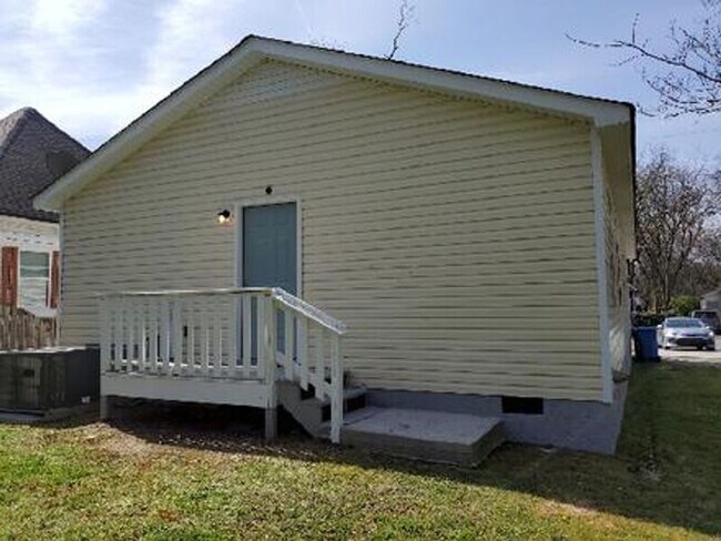 Building Photo - 2517 Chamberlain Ave.
