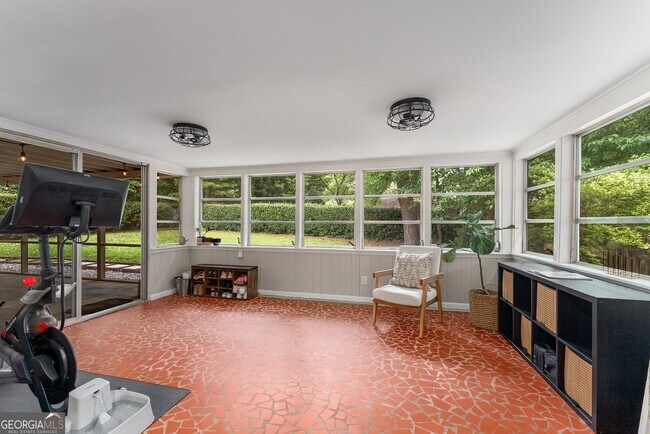 Building Photo - 2532 Circlewood Rd NE