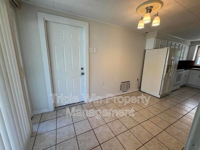 Building Photo - 6403 Inlet Ct