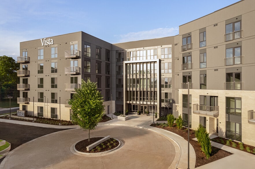 Primary Photo - Vista at Councill Square