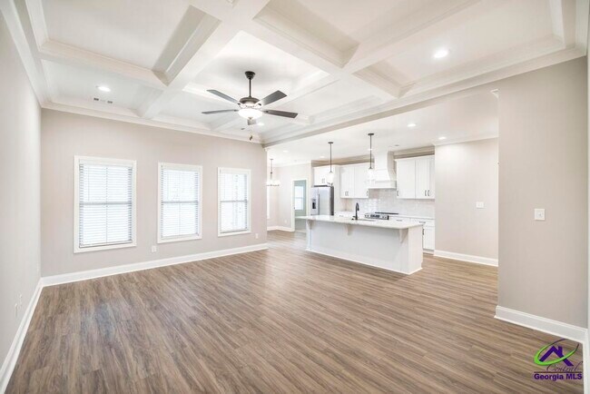 Building Photo - 305 Willowbrook Ln