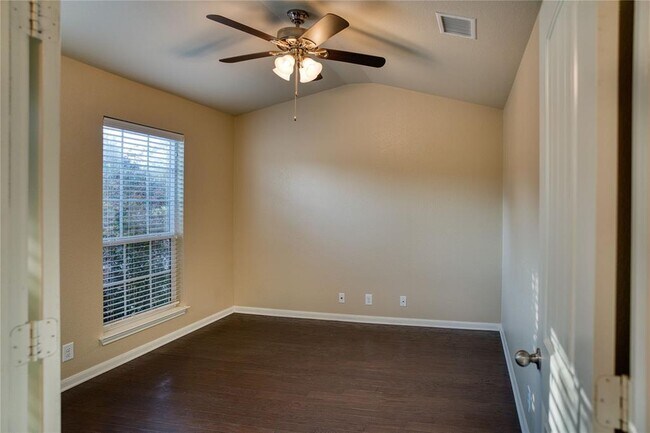 Building Photo - 821 Gabriel Mills Dr