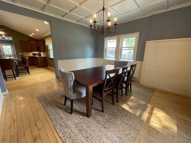 Building Photo - Exceptional 4-Bedroom Home for Rent in Dal...