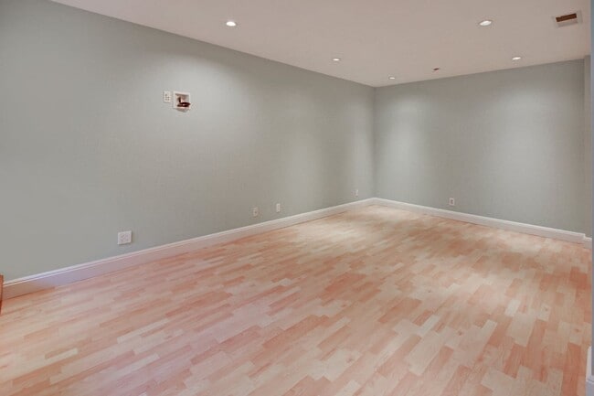Building Photo - Your home sweet home in San Francisco is in the Noe Valley Neighborhood!