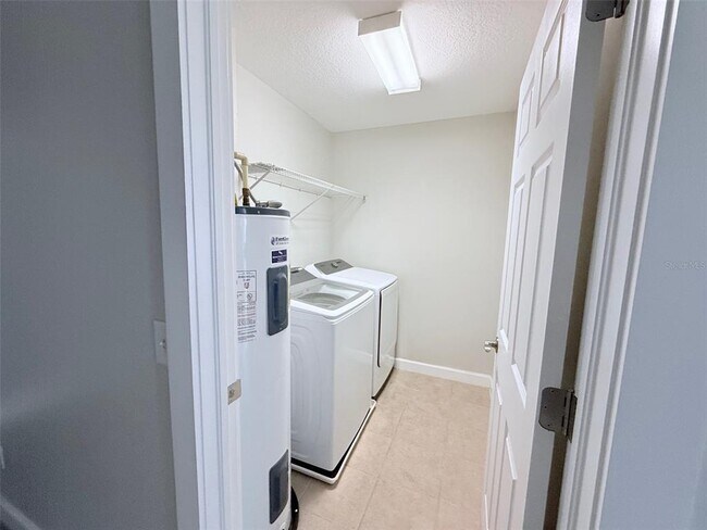 Building Photo - 7350 Black Walnut Way