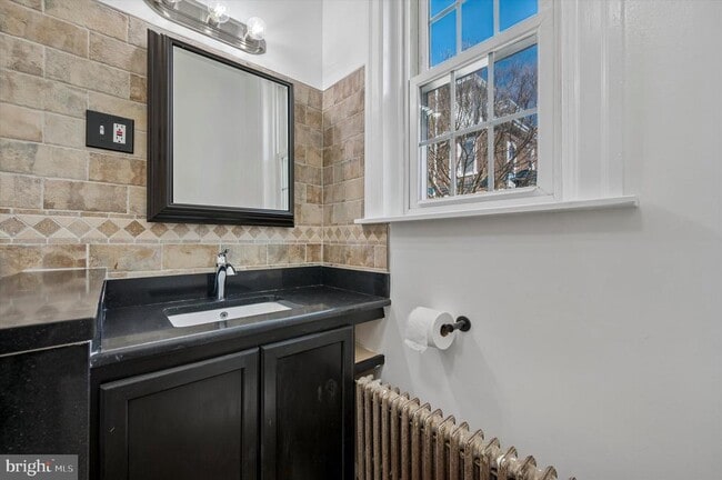 Building Photo - 4319 Mitchell St