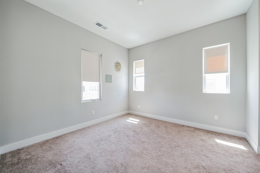 Building Photo - 5315 Morning Sage Way