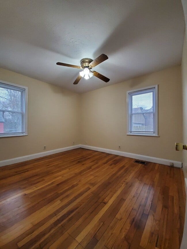 Building Photo - 3 Bedroom/1 bath House - Okolona area