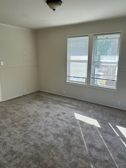 Building Photo - 440 Leland Ave