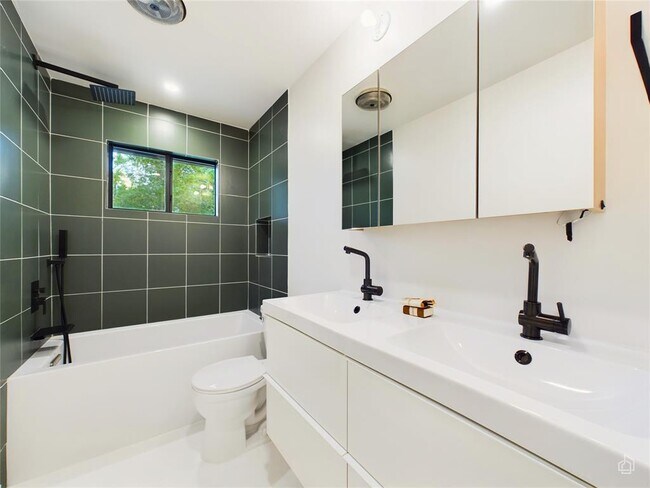 Building Photo - 6007 Leisure Run Rd