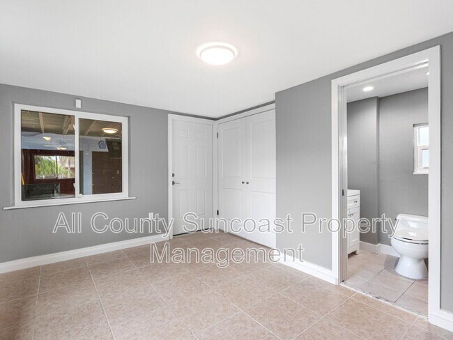 Building Photo - 540 80th Ave