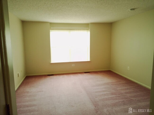 Building Photo - 81 Inverness Dr