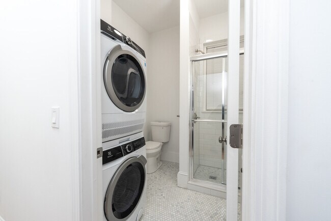 Building Photo - 24 Westland Ave