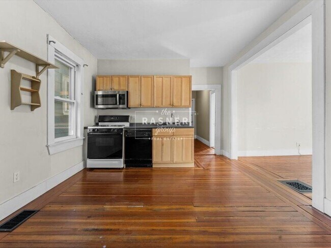 Building Photo - 31 Moore St