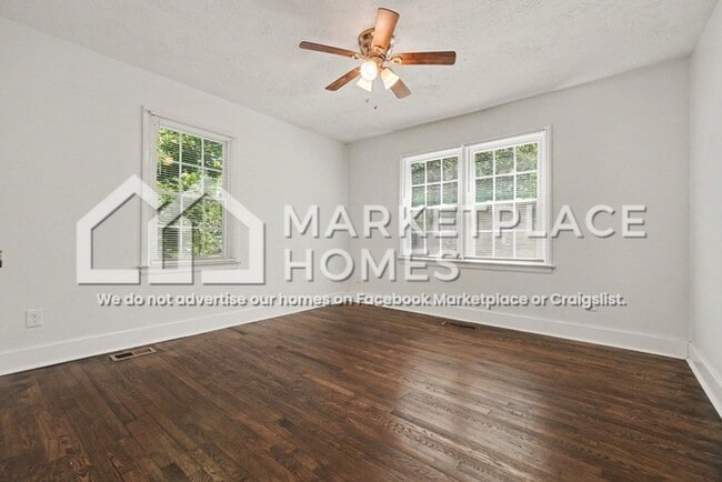 Building Photo - 2801 Palm Dr