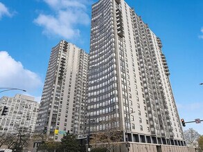 Building Photo - 5701 N Sheridan Rd