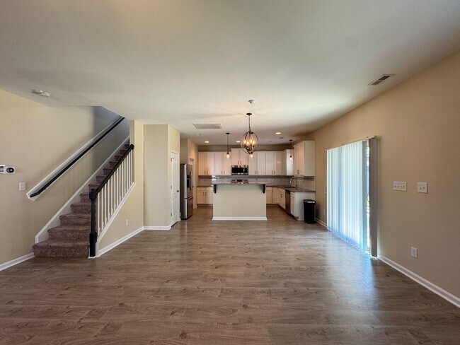 Building Photo - Stunning 4 Bed 2.5 Bath Raeford Home